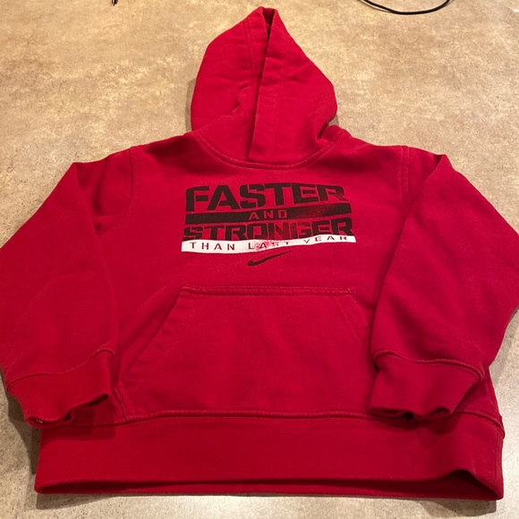 Boys Nike hoodie size 5 - Picture 1 of 6